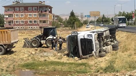 M­a­r­d­i­n­­d­e­ ­z­i­n­c­i­r­l­e­m­e­ ­t­r­a­f­i­k­ ­k­a­z­a­s­ı­n­d­a­ ­3­ ­k­i­ş­i­ ­y­a­r­a­l­a­n­d­ı­